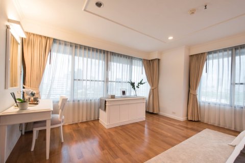 Condo in Bangkok, Thailand, 3 bedrooms  № 181125 - photo 14