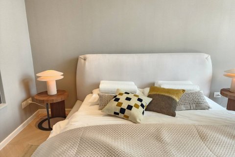 Condo in Bangkok, Thailand, 2 bedrooms  № 181123 - photo 11