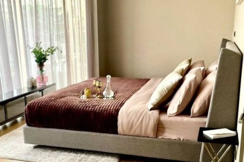 Condo in Bangkok, Thailand, 3 bedrooms  № 181128 - photo 18