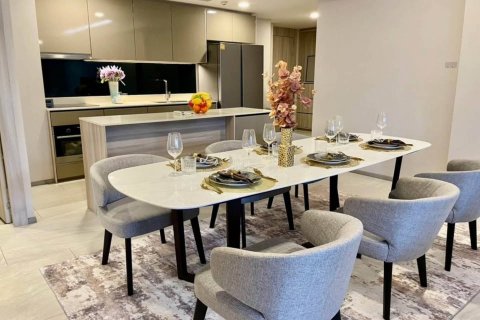 Condo in Bangkok, Thailand, 3 bedrooms  № 181128 - photo 4