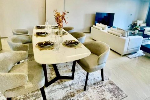 Condo in Bangkok, Thailand, 3 bedrooms  № 181128 - photo 9