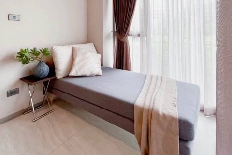 Condo in Bangkok, Thailand, 3 bedrooms  № 181128 - photo 11
