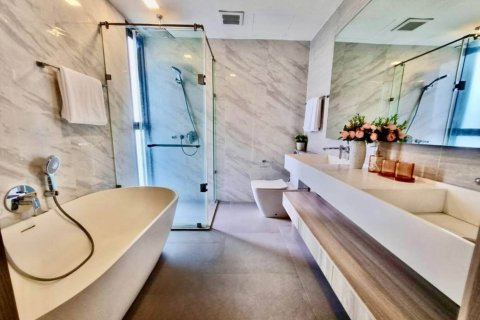 Condo in Bangkok, Thailand, 3 bedrooms  № 181128 - photo 19