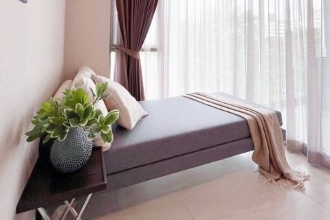 Condo in Bangkok, Thailand, 3 bedrooms  № 181128 - photo 12