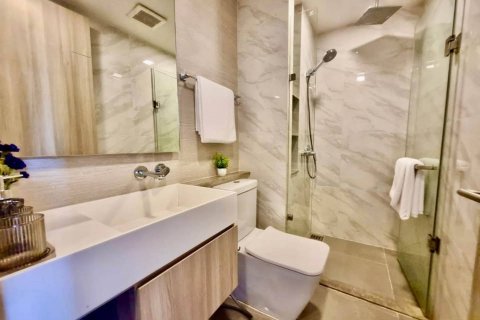 Condo in Bangkok, Thailand, 3 bedrooms  № 181128 - photo 22