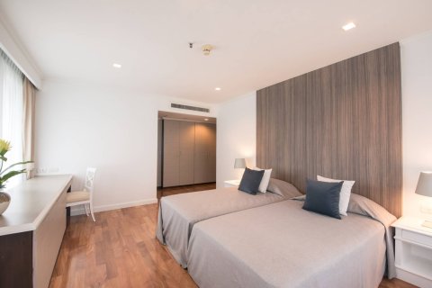 Condo in Bangkok, Thailand, 4 bedrooms  № 181124 - photo 20