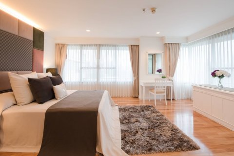 Condo in Bangkok, Thailand, 4 bedrooms  № 181124 - photo 12