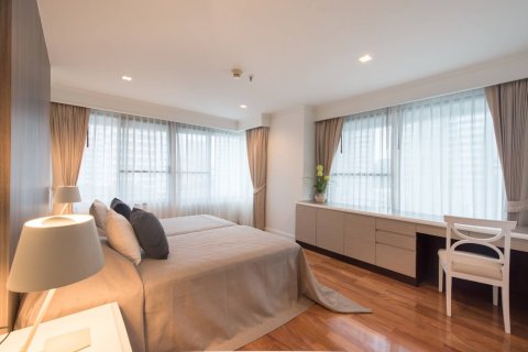Condo in Bangkok, Thailand, 4 bedrooms  № 181124 - photo 15