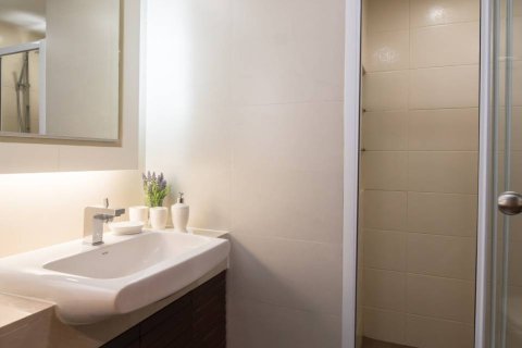 Condo in Bangkok, Thailand, 4 bedrooms  № 181124 - photo 14