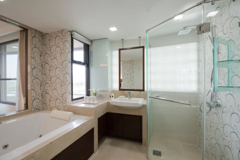 Condo in Bangkok, Thailand, 4 bedrooms  № 181124 - photo 11