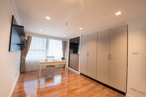 Condo in Bangkok, Thailand, 4 bedrooms  № 181124 - photo 8