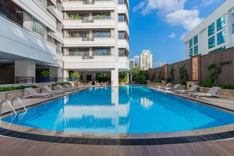 Condo in Bangkok, Thailand, 4 bedrooms  № 181124 - photo 22