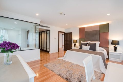 Condo in Bangkok, Thailand, 4 bedrooms  № 181124 - photo 9