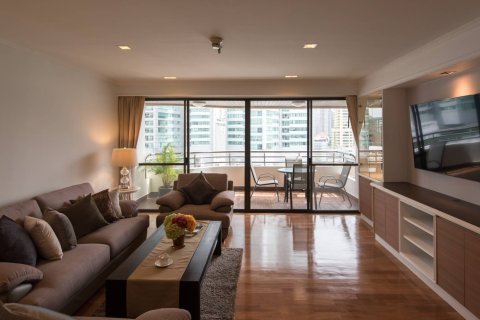 Condo in Bangkok, Thailand, 4 bedrooms  № 181124 - photo 3