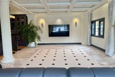 Villa in Pattaya, Thailand 5 bedrooms № 172717 - photo 4