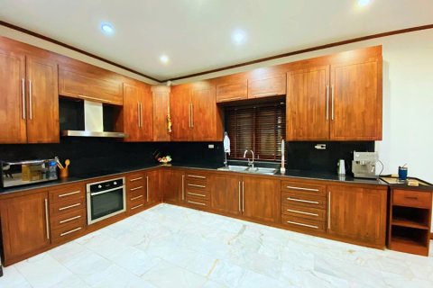 House in Hua Hin, Thailand 3 bedrooms № 168108 - photo 11