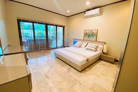 House in Hua Hin, Thailand 3 bedrooms № 168108 - photo 14