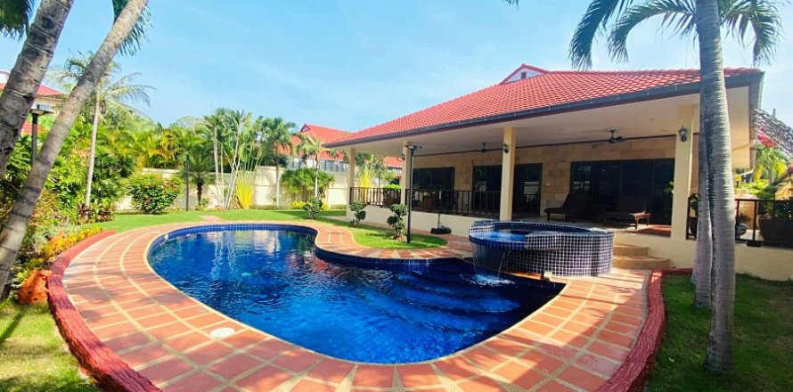 House in Hua Hin, Thailand 3 bedrooms № 168108