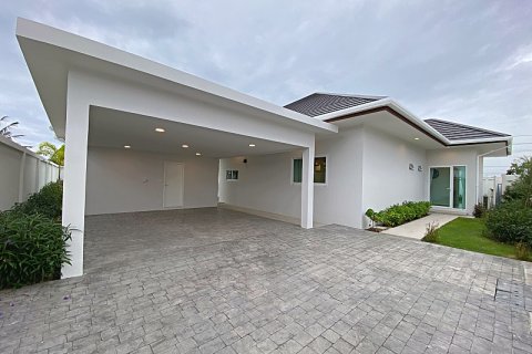 House in Hua Hin, Thailand 3 bedrooms № 168106 - photo 10