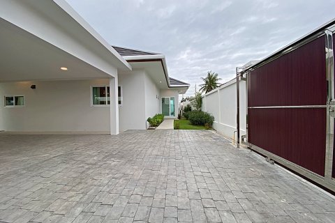 House in Hua Hin, Thailand 3 bedrooms № 168106 - photo 11