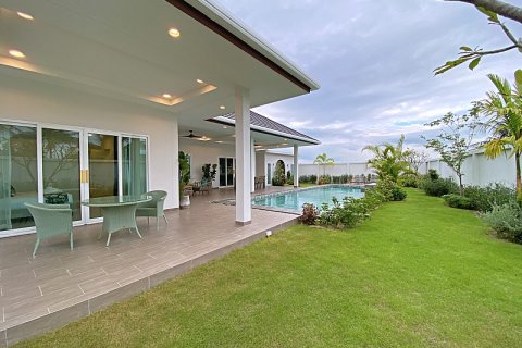 House in Hua Hin, Thailand 3 bedrooms № 168106 - photo 3