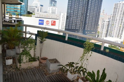 Студия в кондо в Ваттхане, Бангкок, Таиланд № 156621 - фото 2