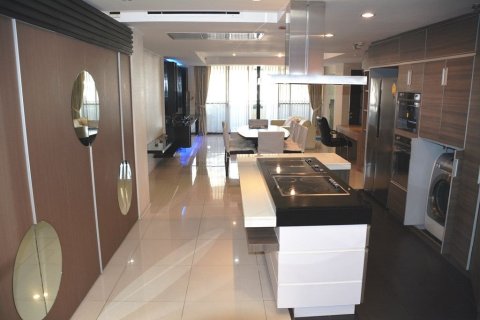 Студия в кондо в Ваттхане, Бангкок, Таиланд № 156621 - фото 5