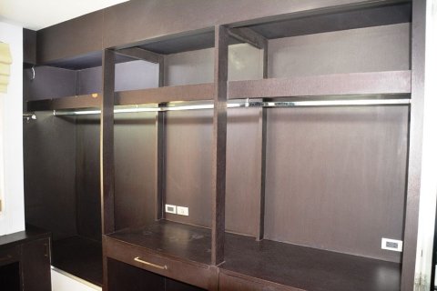 Студия в кондо в Ваттхане, Бангкок, Таиланд № 156621 - фото 13