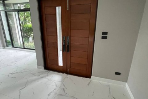 House in Bangkok, Thailand 4 bedrooms № 134668 - photo 3