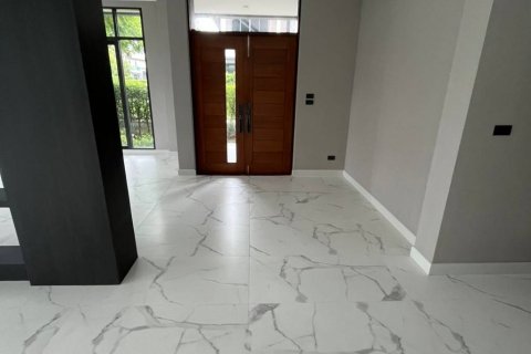 House in Bangkok, Thailand 4 bedrooms № 134668 - photo 8