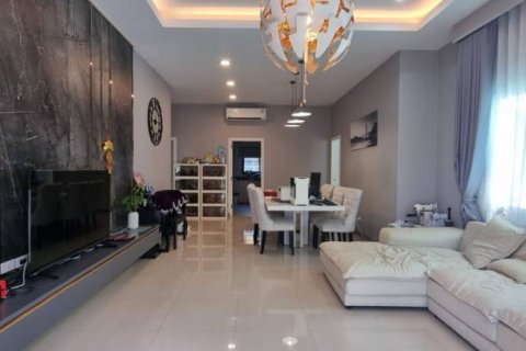 Дом в Паттайе, Таиланд с 3 спальнями  № 134664 - фото 2