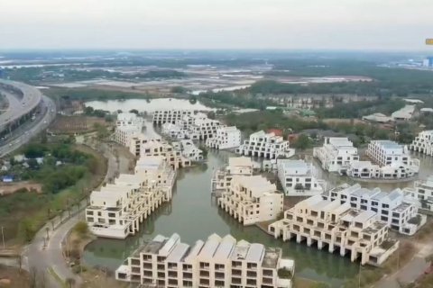 Land in Bang Pakong, Thailand 230000 sq.m. № 156657 - photo 22