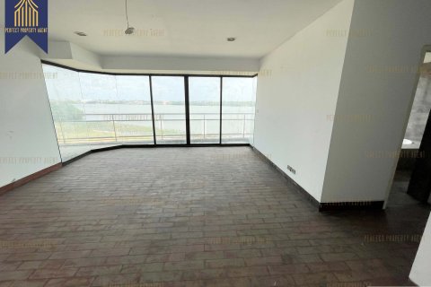 Land in Bang Pakong, Thailand 230000 sq.m. № 156657 - photo 9