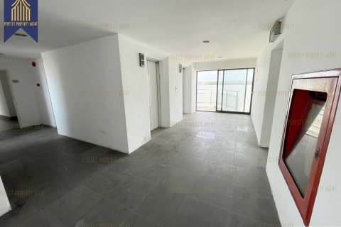 Land in Bang Pakong, Thailand 230000 sq.m. № 156657 - photo 2