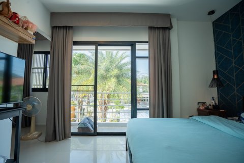 House in Kathu, Thailand 3 bedrooms № 156661 - photo 11
