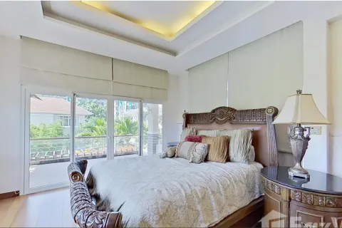 Villa in Pattaya, Thailand 3 bedrooms № 161573 - photo 17