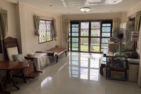 House in Chatuchak, Bangkok, Thailand 5 bedrooms № 161574 - photo 2