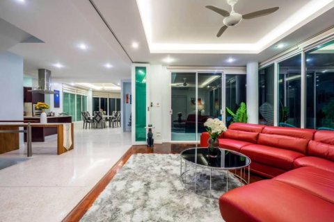 Villa in Karon, Thailand 5 bedrooms № 150457 - photo 4