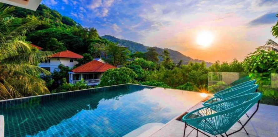 Villa in Karon, Thailand 5 bedrooms № 150457