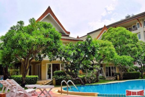 House in Cha-am, Thailand 3 bedrooms № 194194