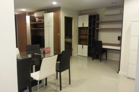 Condo in Bangkok, Thailand, 2 bedrooms  № 157614 - photo 5