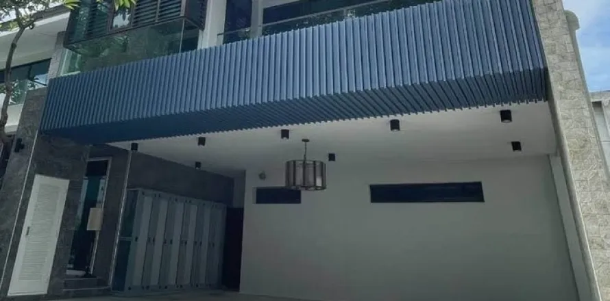 Haus in Bang Khen, Bangkok, Thailand 5 Schlafzimmer № 218793