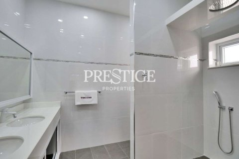 House in Pattaya, Thailand 6 bedrooms № 198727 - photo 21