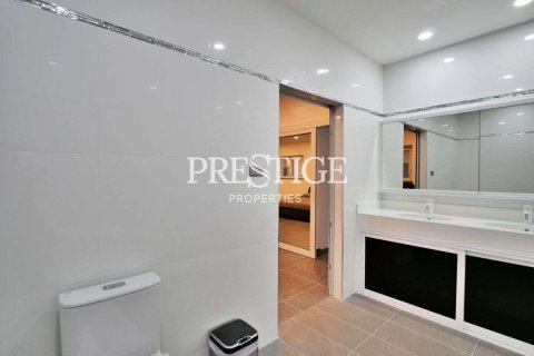House in Pattaya, Thailand 6 bedrooms № 198727 - photo 14