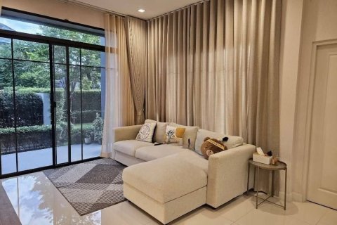 House in Bang Kruai, Thailand 4 bedrooms № 167257 - photo 2