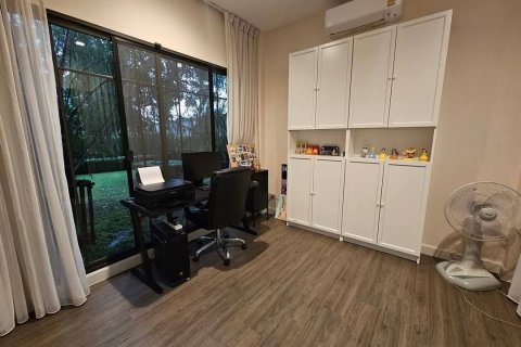 House in Bang Kruai, Thailand 4 bedrooms № 167257 - photo 4