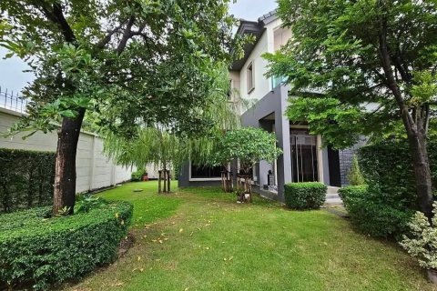 House in Bang Kruai, Thailand 4 bedrooms № 167257 - photo 12