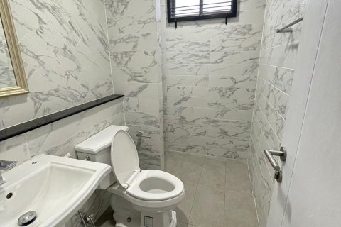 Maison à Nonthaburi, Thaïlande 3 chambres № 167261 - photo 2