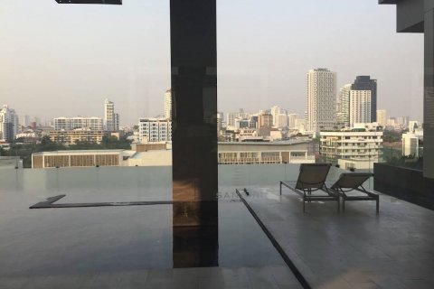 Studio in the Condo in Khlong Toei, Bangkok, Thailand  № 145064 - photo 5