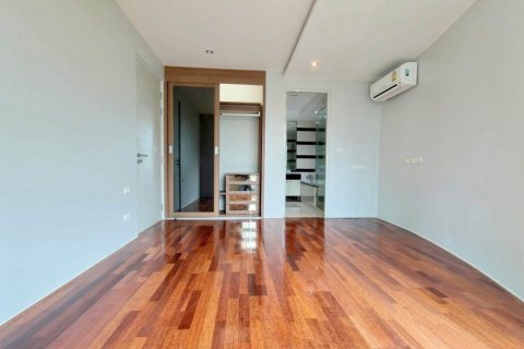 Студия в кондо в Ваттхане, Бангкок, Таиланд № 145065 - фото 6